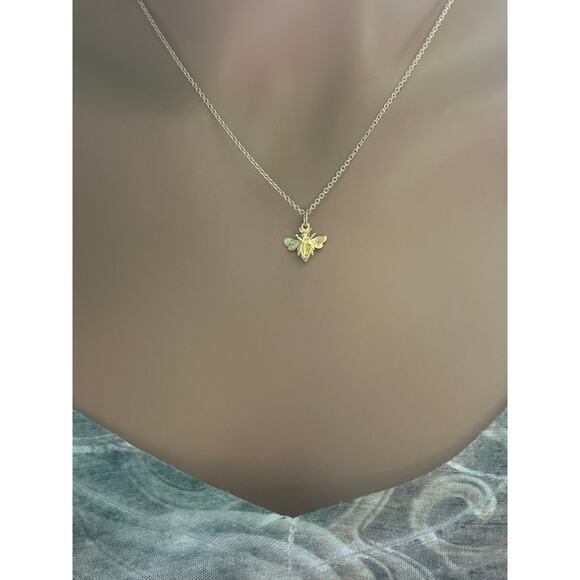 Small 24k Gold Plated Honey Bee Necklace - Picture 4 of 5